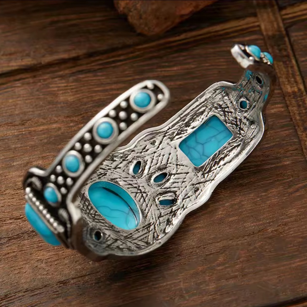 Vintage Boho Adjustable Turquoise Cuff Bracelet - Picture 3 of 4